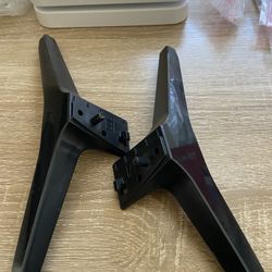 LG 49/55” Tv Feet And Remote
