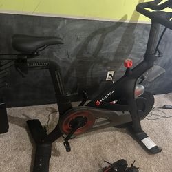 2020 Peleton Bike 