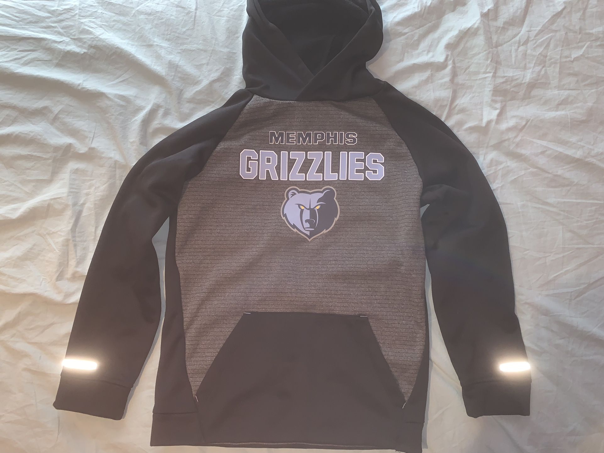 Memphis Grizzlies Sweatshirt; Boy’s L