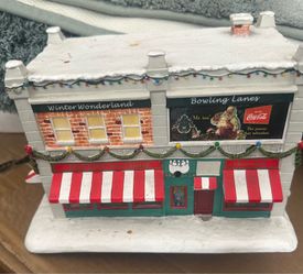 2002 Hawthorne Village Coca-Cola "Winter Wonderland Bowling Lanes" collectible building.