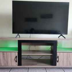 TV Stand + Samsung TV + Desk with Chair / Mueble Para TV + TV + Escritorio Con Silla