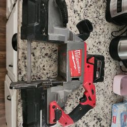 Milwaukee Band Saw W/Battery (5.0)