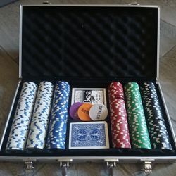 Poker Chips w/ Case