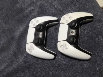 PS5 DualSense Controllers – Lot of 2