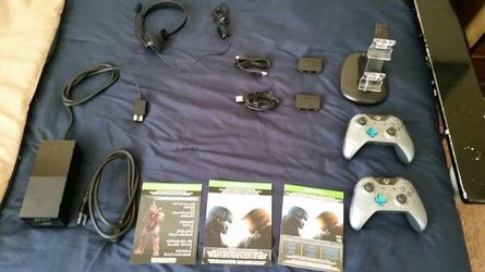 Xbox One 1TB Console - Limited Edition Halo 5: Guardians Bundle+ BONUS