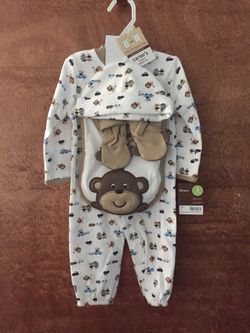 Carter’s 4 piece layette set