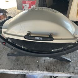 Weber Portable Gas Grill Used But In Excellent Condition