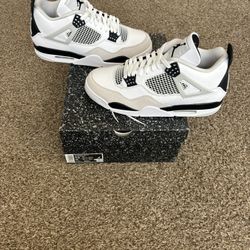 Air Jordan 4 Retro Military Black Size 11.5 