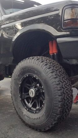 37x12.5x17 bfg ko on 17 inch redline raptor wheels