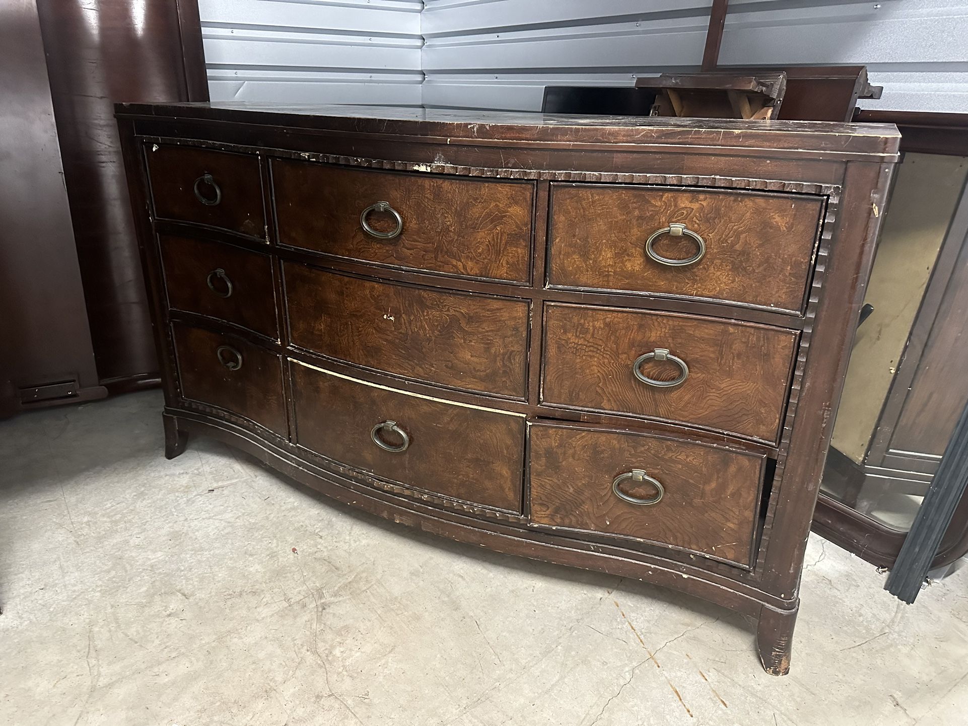 Free Furniture Dressers, Bed, Table, Mirror And Nightstands 