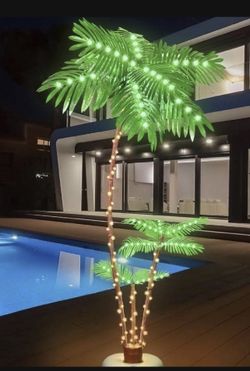 7ft Lighted Palm Trees   Retail $100