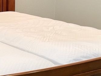 Twin XL Memory Foam Mattress Right