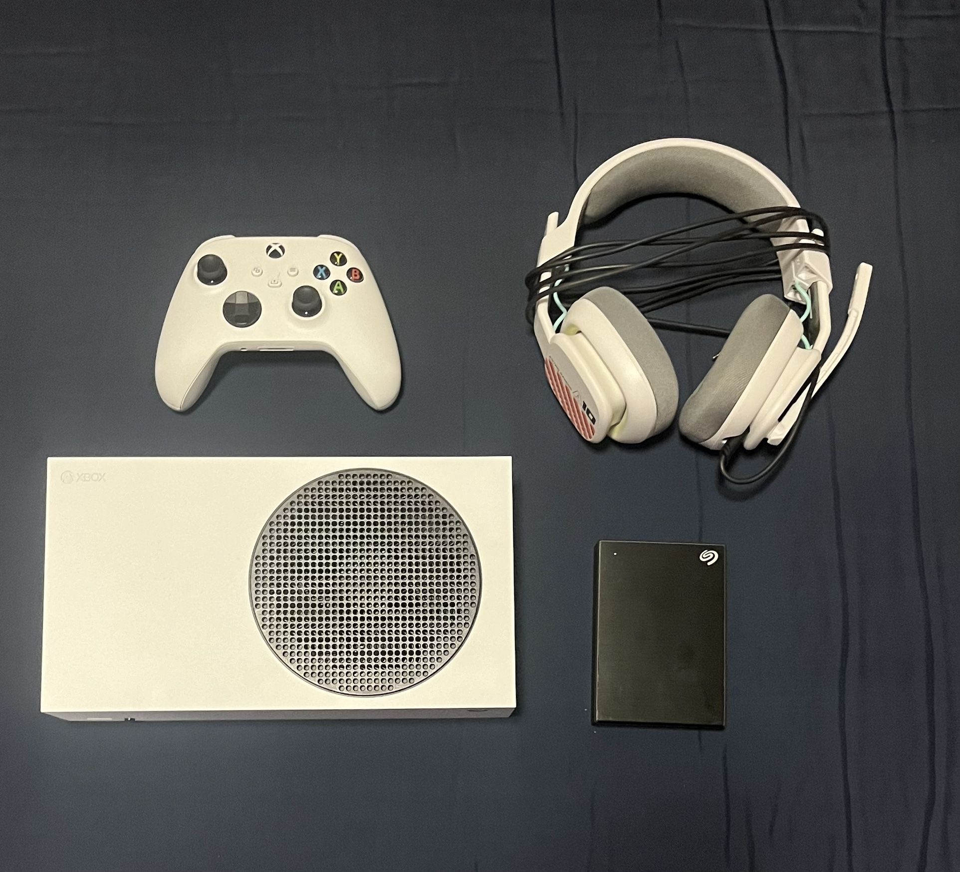 Xbox Series S Gaming Setup 