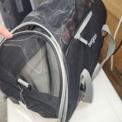 Pet carrier
