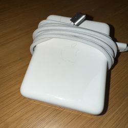 APPLE 140 USB-C Adapter + APPLE USB-C to MagSafe 3 cable - Great Deal!!