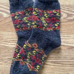 New Russian Made Wool Socks Women’s Size 7.5-9 Colors Red/Yellow/Brownish Gray