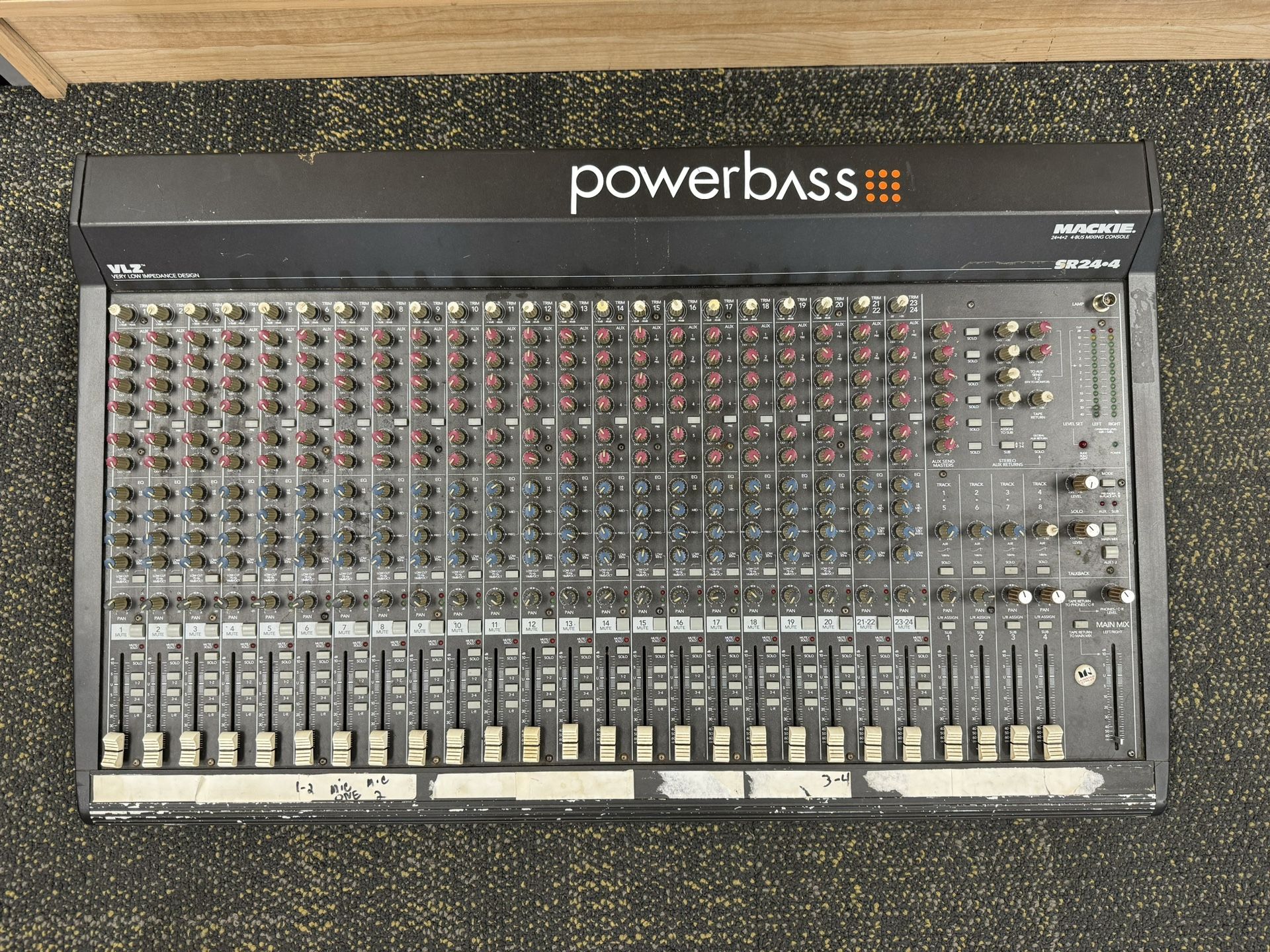 Mackie SR24.4-VLZ Pro SR Series 24x4x2 4-Bus Mixing Console