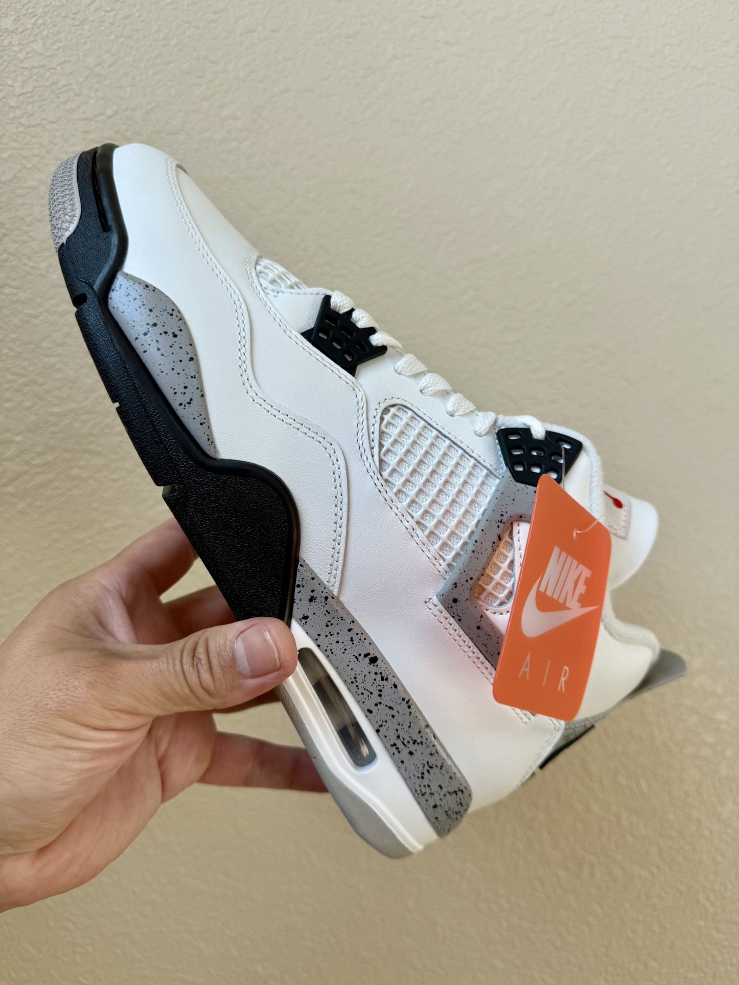 Jordan 4 OG Retro”White Cement”$265