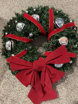 Thomas Kinkade Wreath