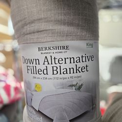 Berkshire (Down Alternative Filled Blanket) King Size