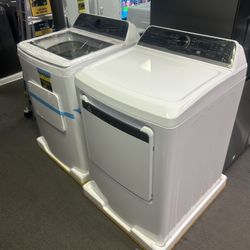 Frigidaire Washer And Gas Or Electric Dryer !