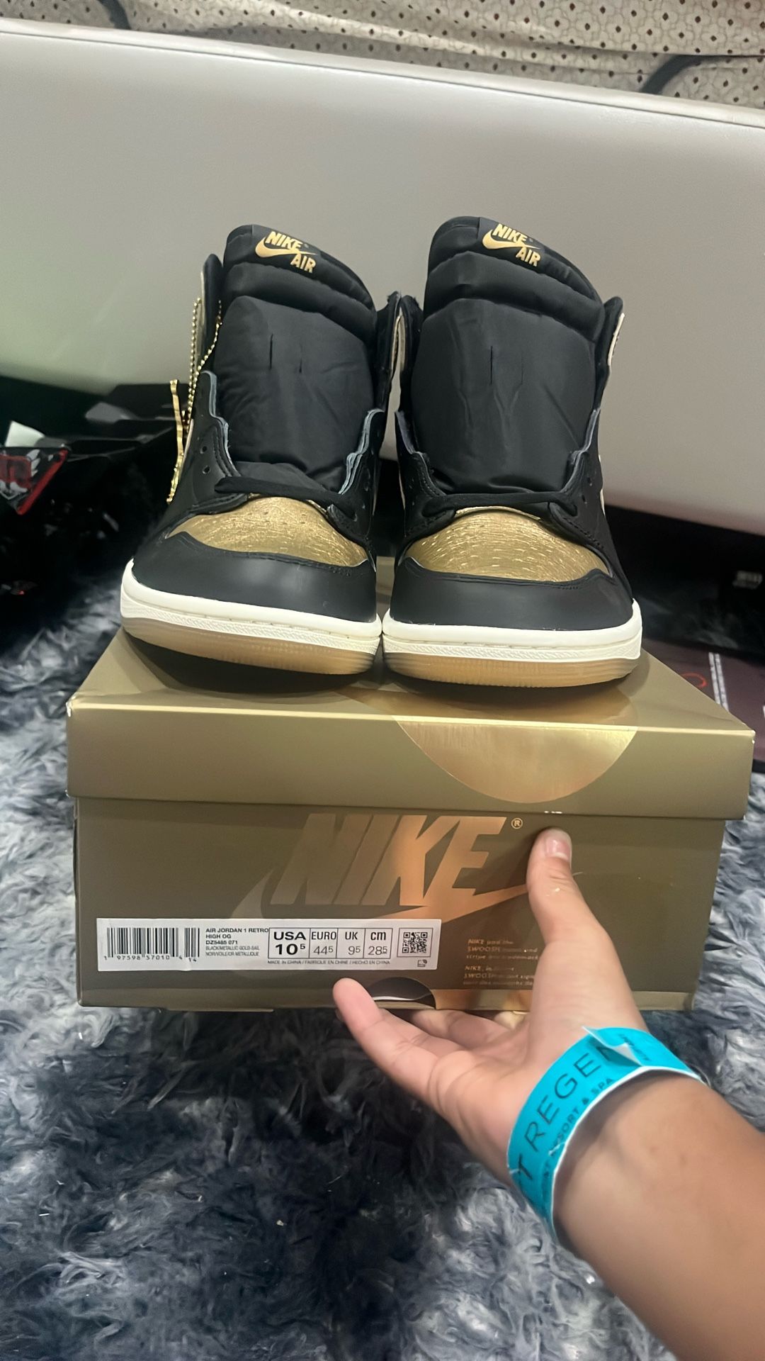 Jordan 1 Black/ MTLC GOLD