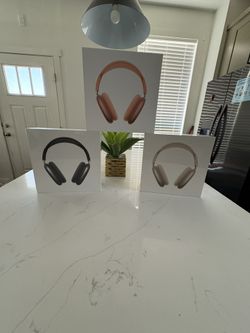 AirPods Maxes