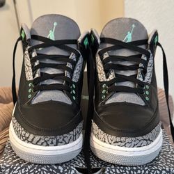 Jordan 3  ‘Green Glow’  Size 9.5