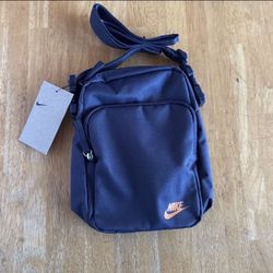 New Nike Crossbody Bag Fanny Pack Hip Waist Belt Gridiron 4L