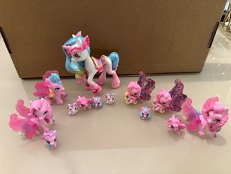 Mini toys and pop it’s