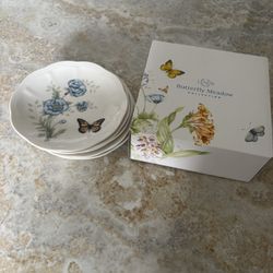 Brand New Lenox Party Plates ( Read Description)