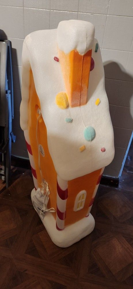 36" Gingerbread House 24" Gingerbread Boy Blow Molds