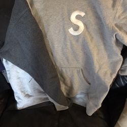 Supreme Sweatshirt Large 