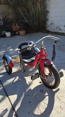 Schwinn Roadster Trike toddler tricycle 