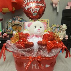 Valentine's Basket Come With Candies And 1 Dozen Ribbon Flower