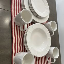 16 Piece Set Of Dishes Service For 4
