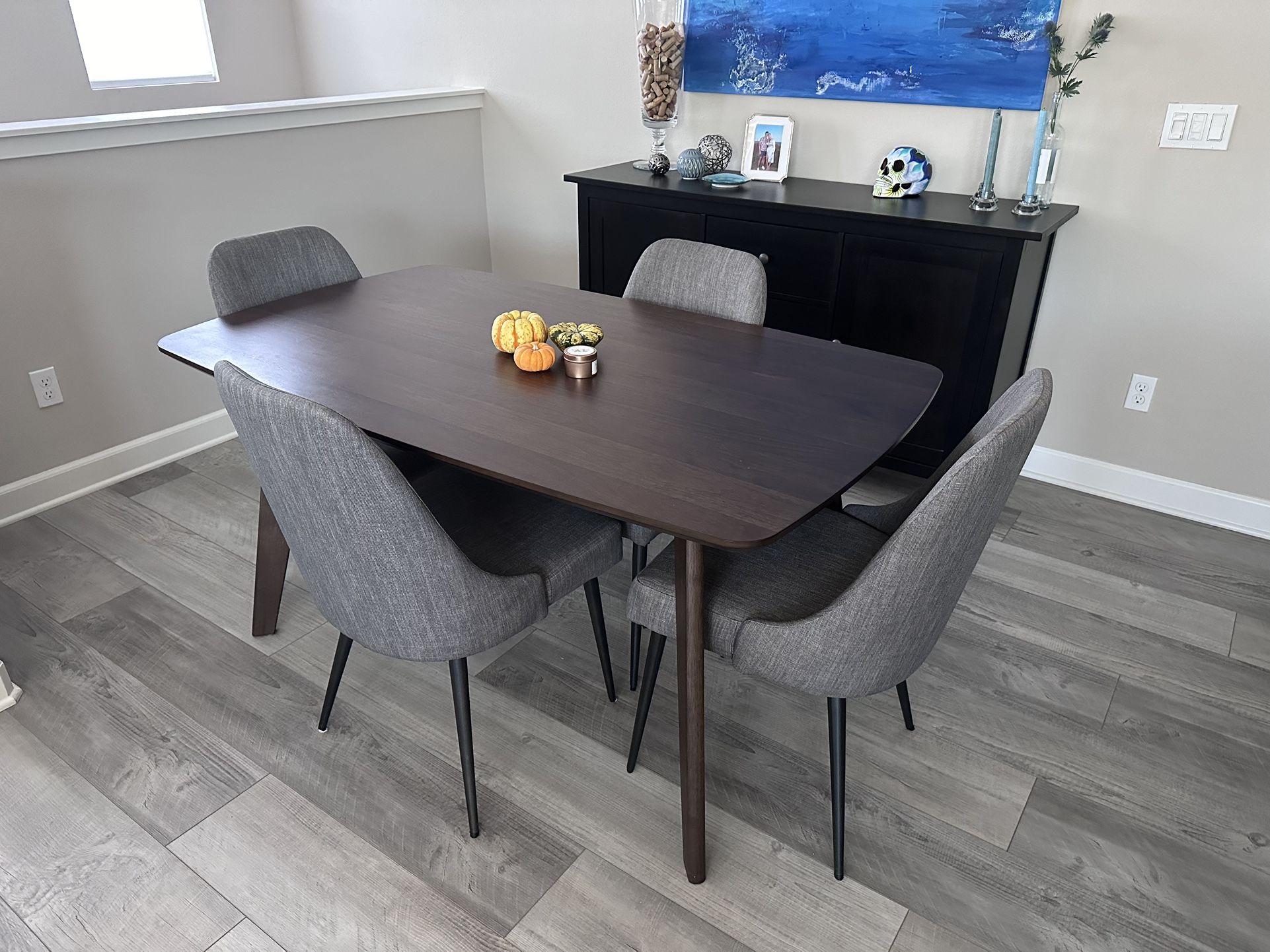 Modern Table And Chairs