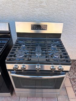 Very Nice Ge Stainless Steel Stove