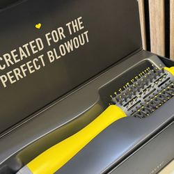 Drybar The Half Shot Small Round Blow-Dryer Brush