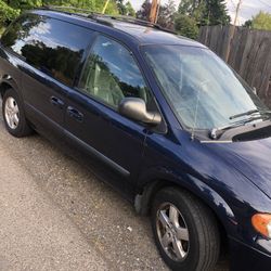 2005 Dodge Caravan Handicap Accesible