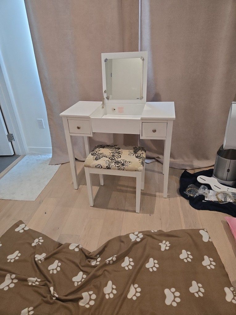 Make Up Vanity