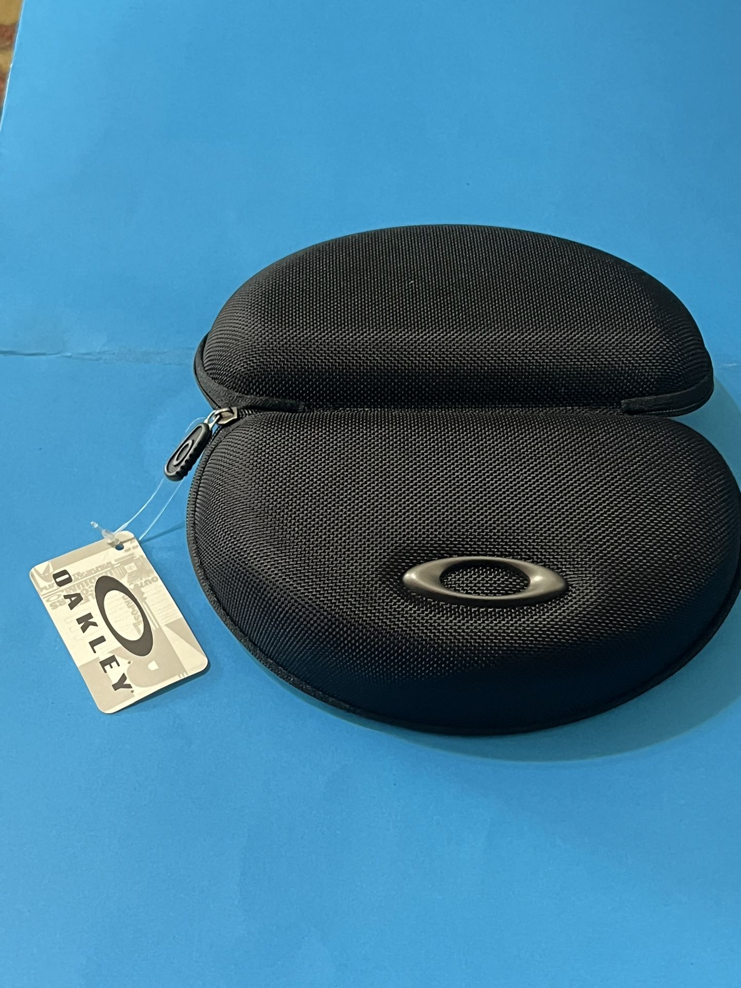 OakleySunglass Case