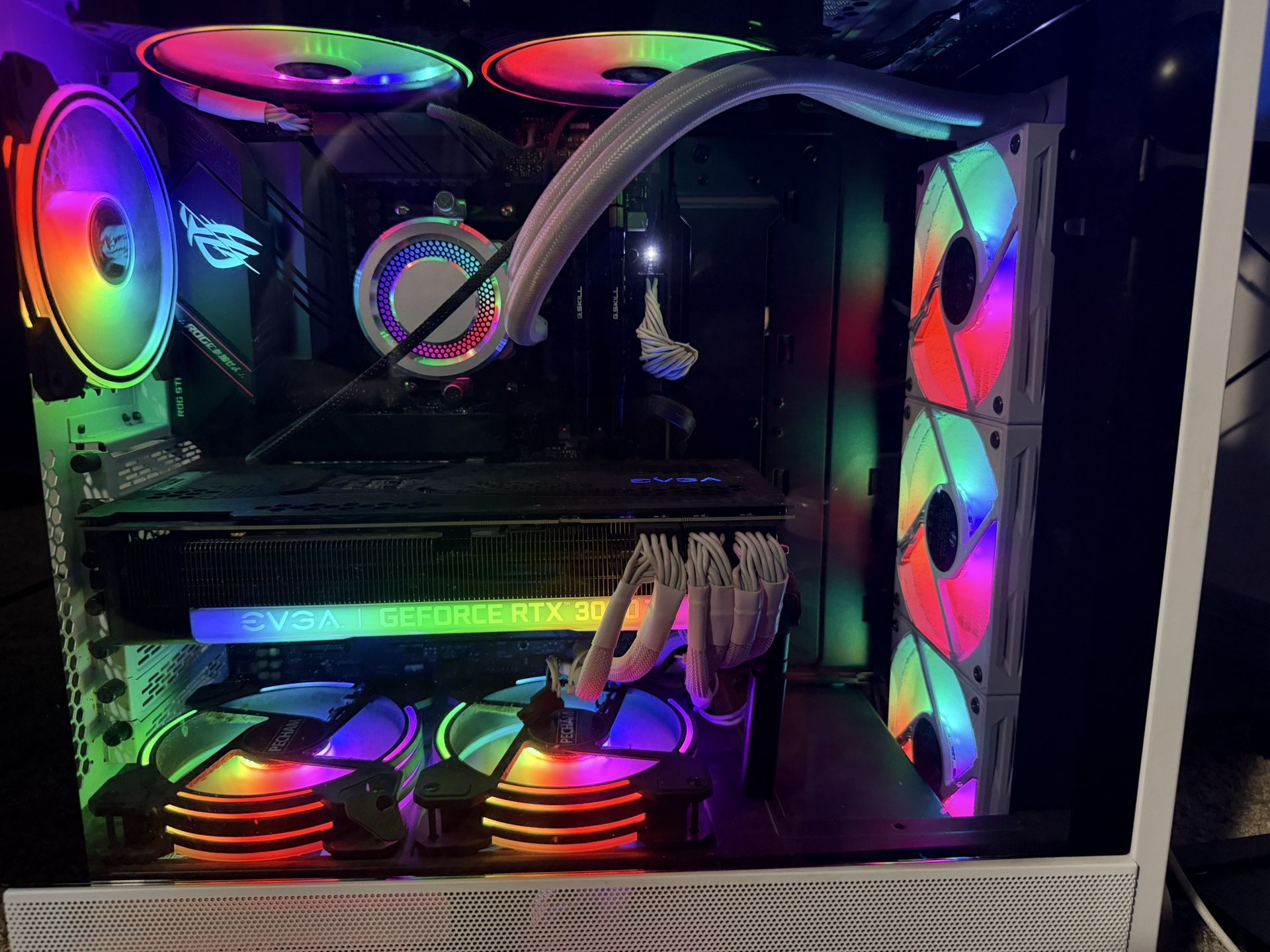 Gaming PC RTX 3080 Ti, Ryzen 7 5800x, 32 GB DDR4-3600 RAM, 360 MM AIO