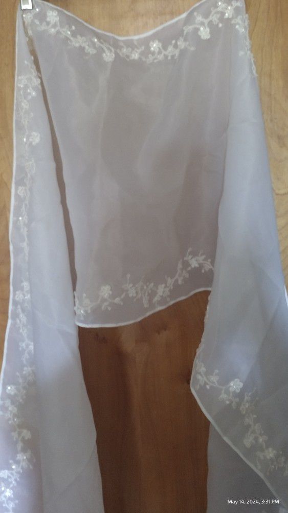 Nearly New Bridal Shoulder Wrap To Wear W/ Wedding Dress