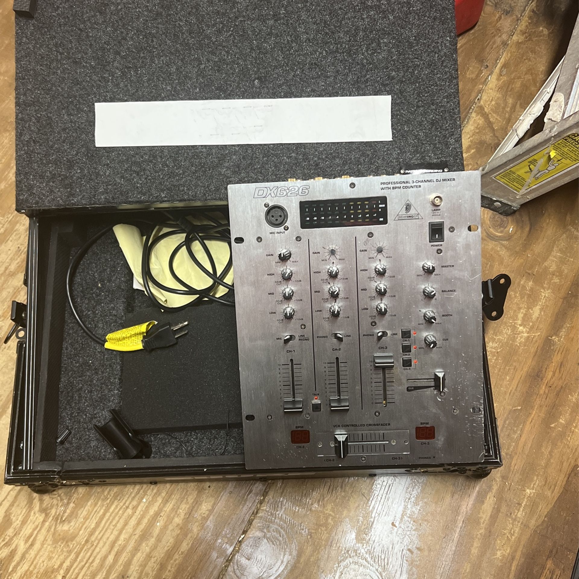 Profesional 3 Channel DJ Mixer With BPM counter