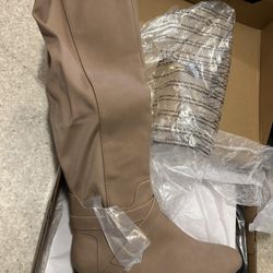Long Nude Boots