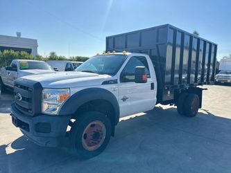 2015 Ford F550 Super Duty Regular Cab & Chassis