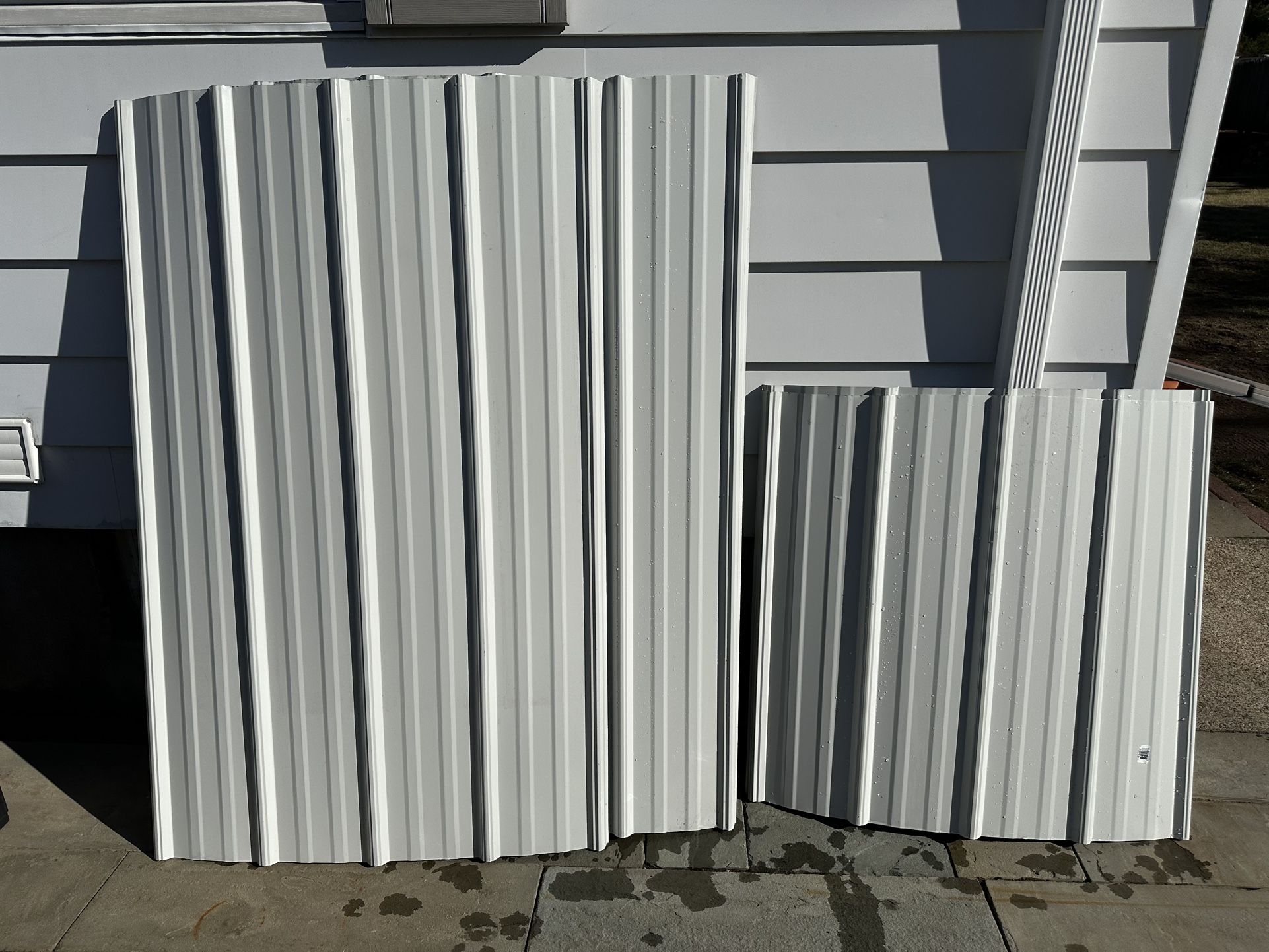 4 White Metal Panels