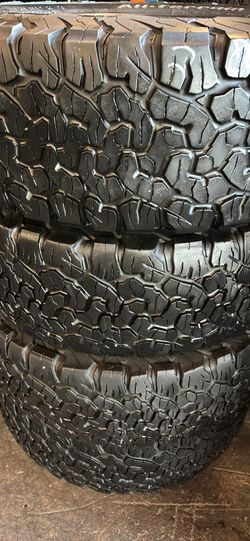 265/65/17 Bfgoodrich All Terrian Ko2 🔥