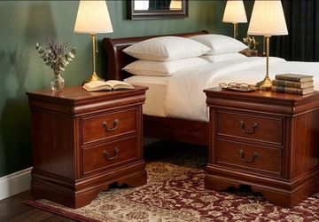 🤎 Solid Wood Traditional Nightstands ✨ Pair Available! 🤎